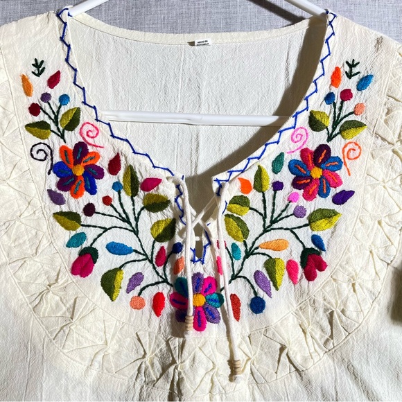 Hand Embroidered Cream Women's Top XL - Picture 7 of 11